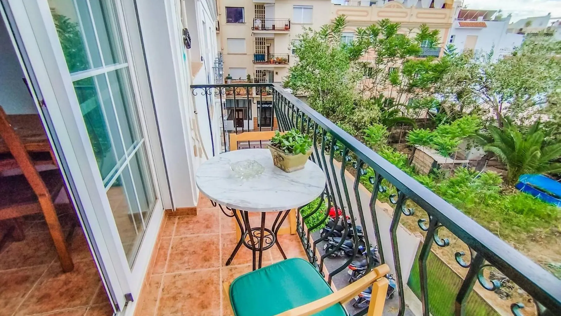 Cd-1926 Three Bedroom Apartment In Nerja